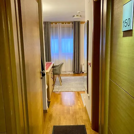 アパート U150 - Vucko - Private Host ヤホリナ