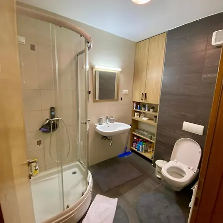 U150 - Vucko - Private Host